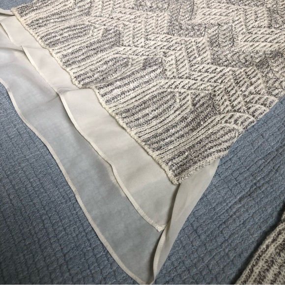Lucky Brand Women’s Sweater Size Medium Chevron Layered White Grey Long Sleeve - Picture 13 of 16